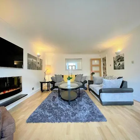 Elite 3 Bed New Town Apt With Private Walled Garden EDI Buitenkant foto