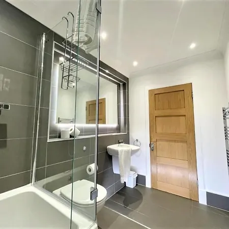 Elite 3 Bed New Town Apt With Private Walled Garden EDI Buitenkant foto