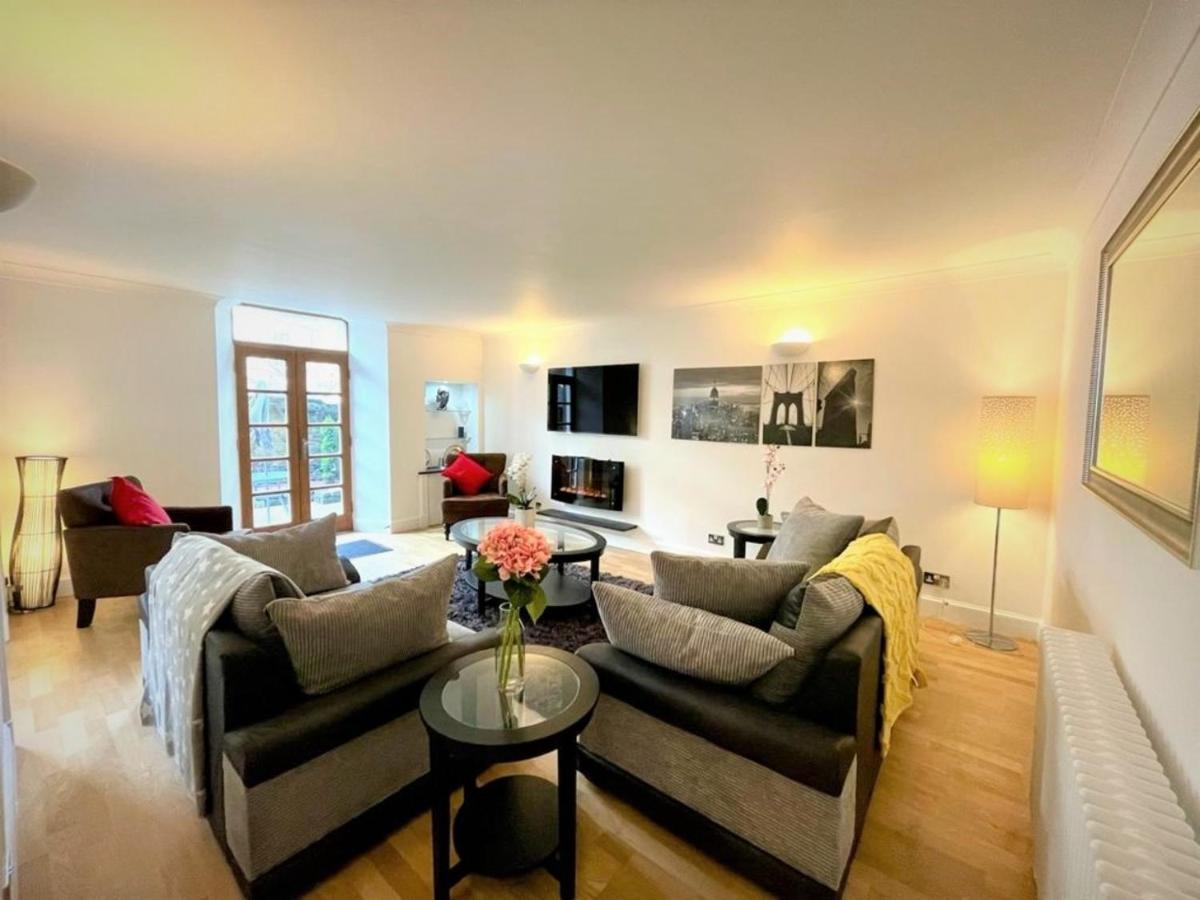 Elite 3 Bed New Town With Private Walled Garden * EDI