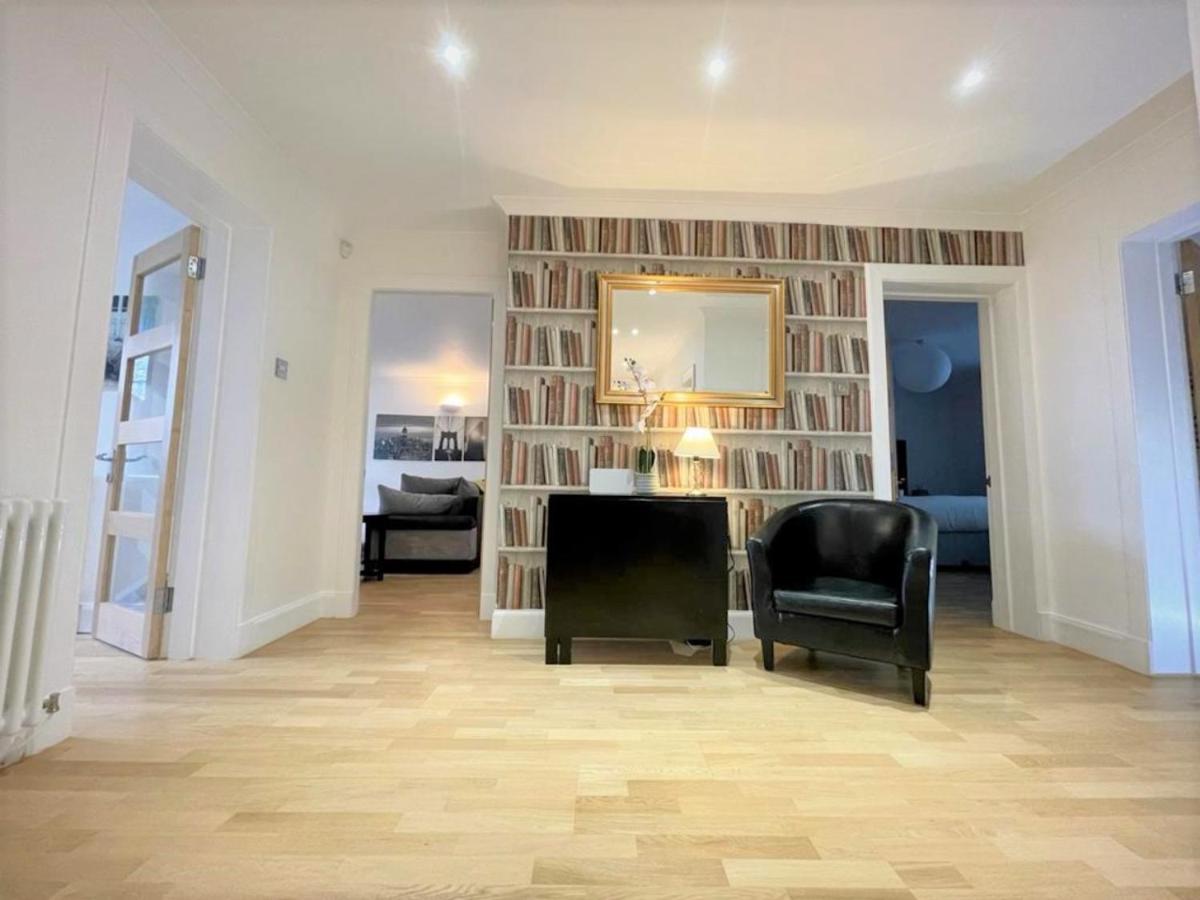 Elite 3 Bed New Town With Private Walled Garden Апартаменты